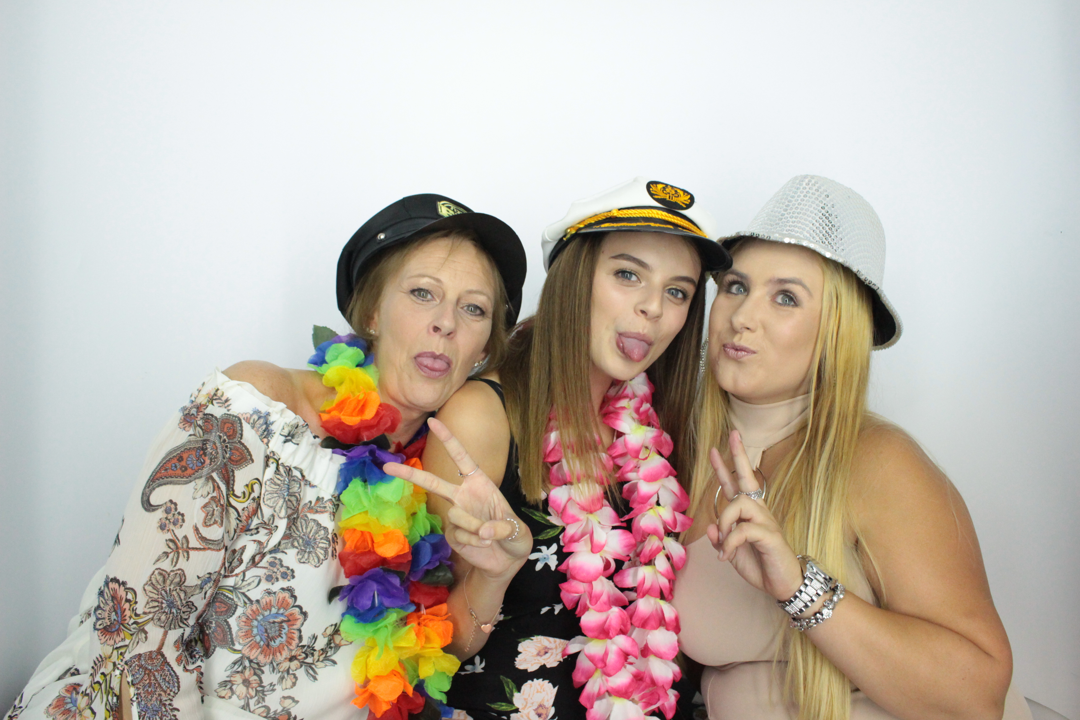 Martin & Colleen’s Joint 50th | View more photos from the event at gallery.myphotoboothexperience.co.uk/u/MyPhotoBoothExperienceLtd/Martin-Colleen’s-Joint-50th